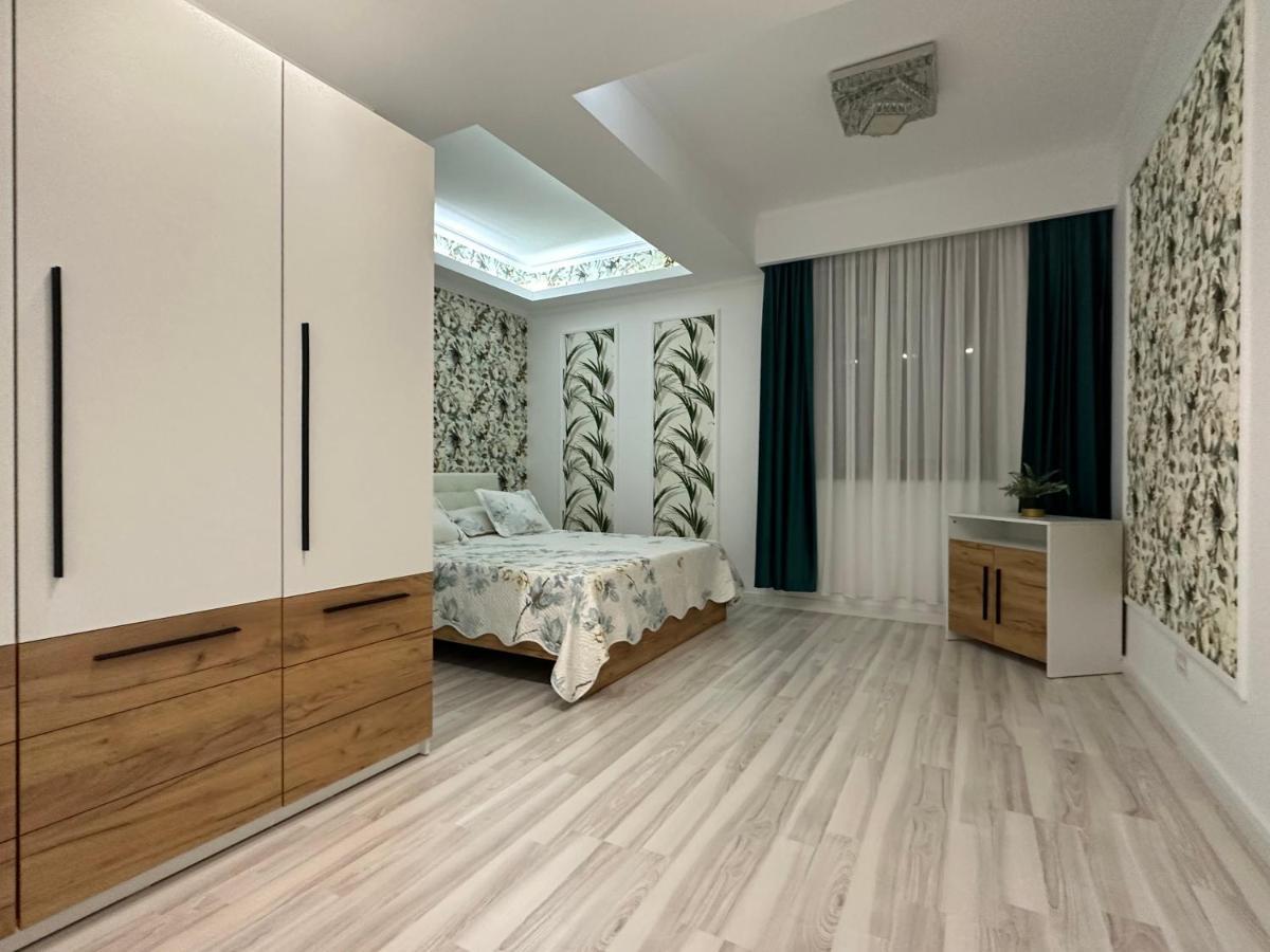 Golden Garden Luxury Apartment In Bucarest Extérieur photo