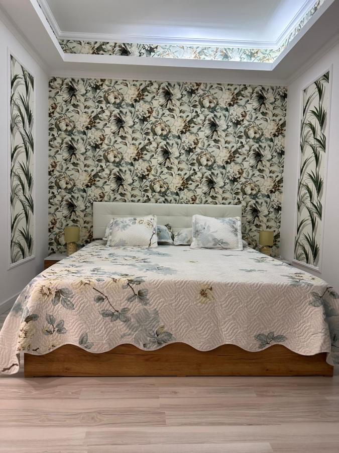 Golden Garden Luxury Apartment In Bucarest Extérieur photo