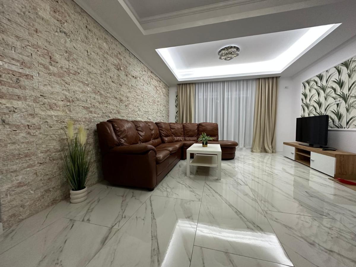 Golden Garden Luxury Apartment In Bucarest Extérieur photo