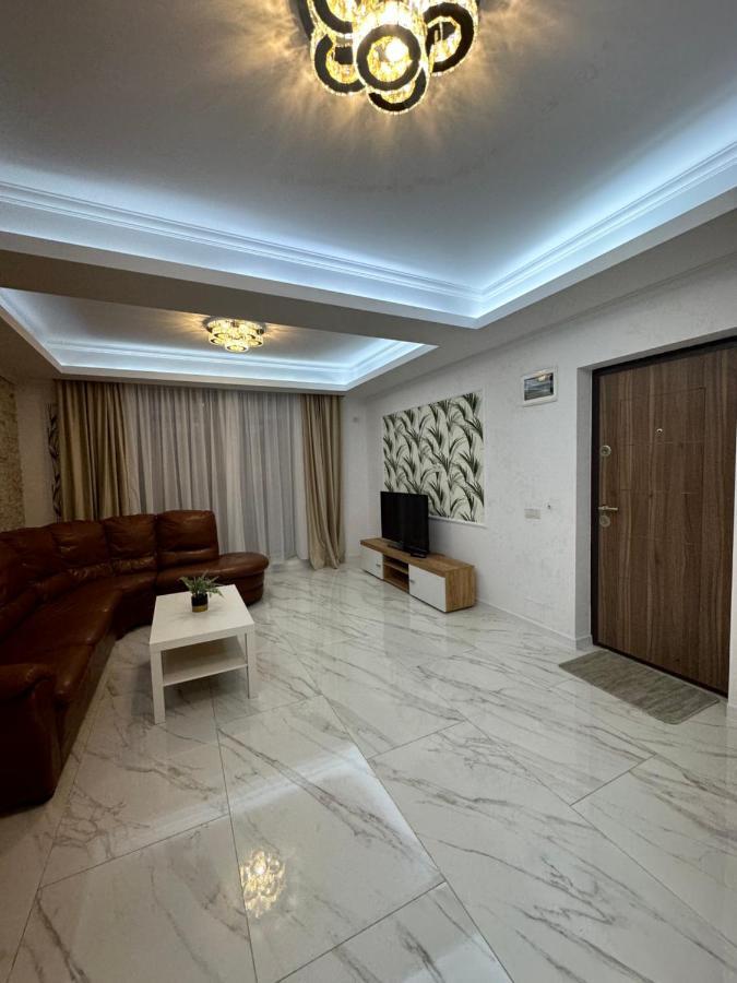 Golden Garden Luxury Apartment In Bucarest Extérieur photo