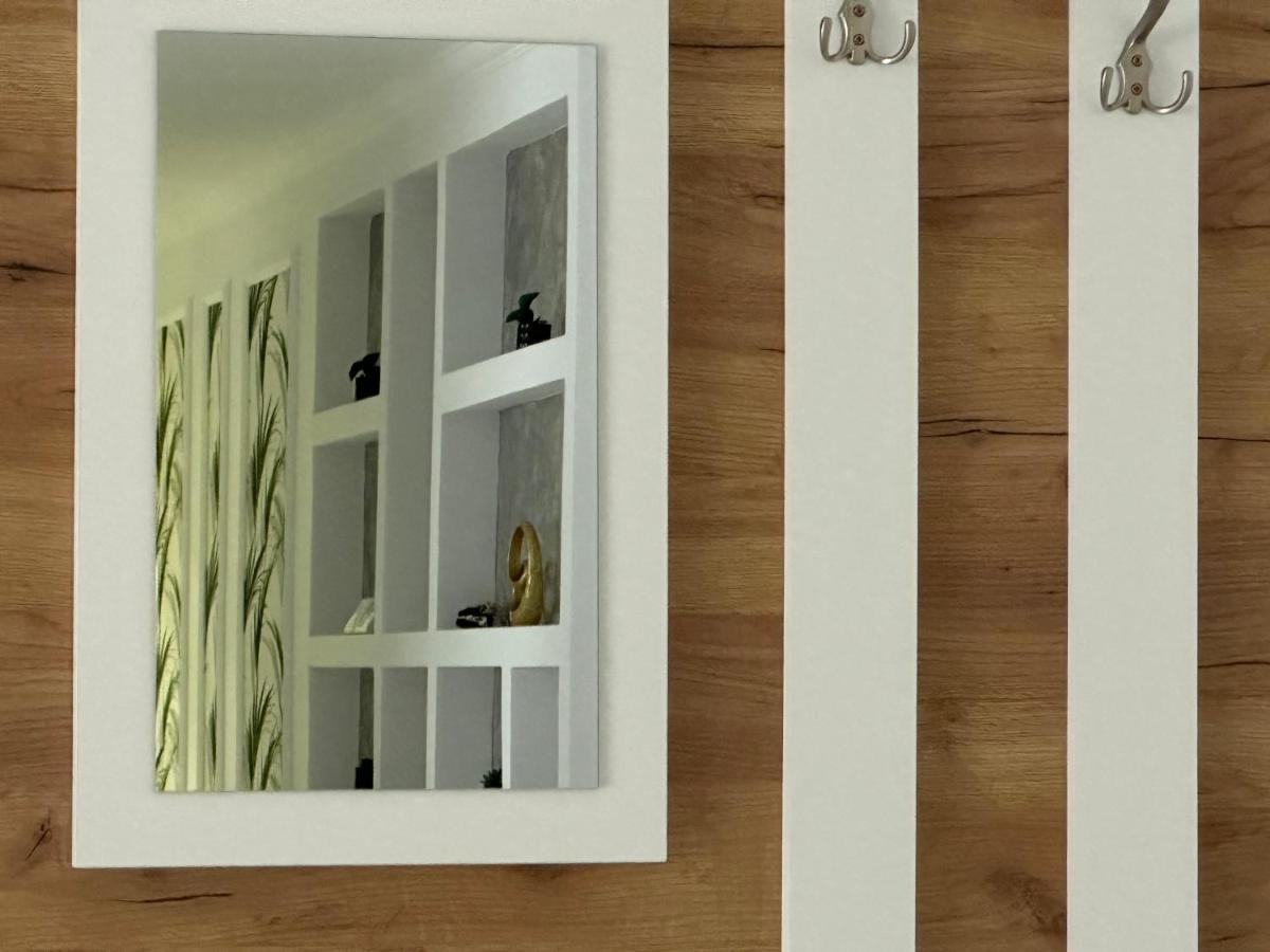 Golden Garden Luxury Apartment In Bucarest Extérieur photo