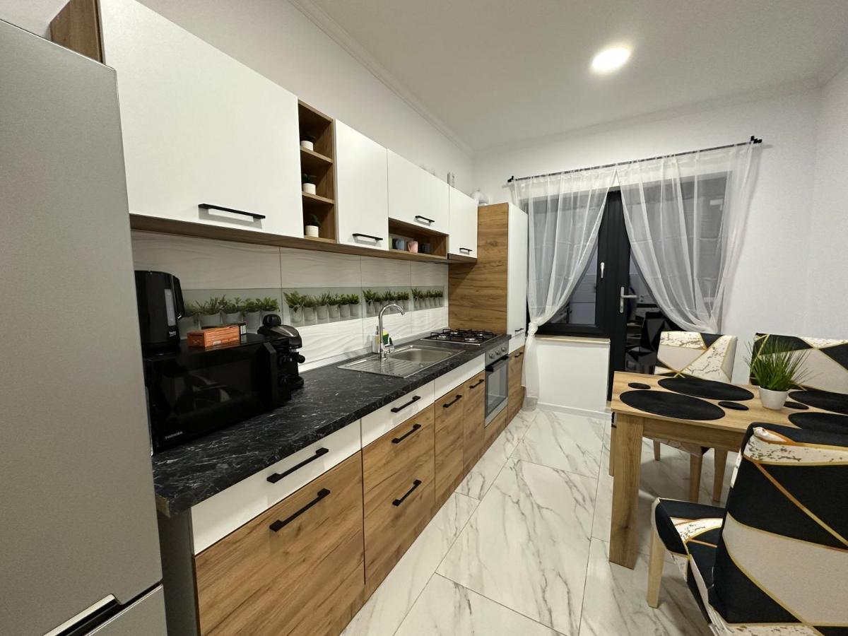 Golden Garden Luxury Apartment In Bucarest Extérieur photo