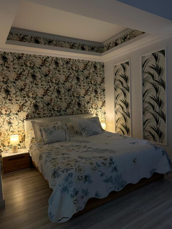 Golden Garden Luxury Apartment In Bucarest Extérieur photo